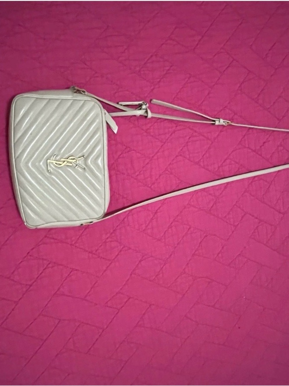 Yves Saint Laurent Lou Cream Quilted Camera Bag with Gold YSL Emblem - Picture 11 of 16